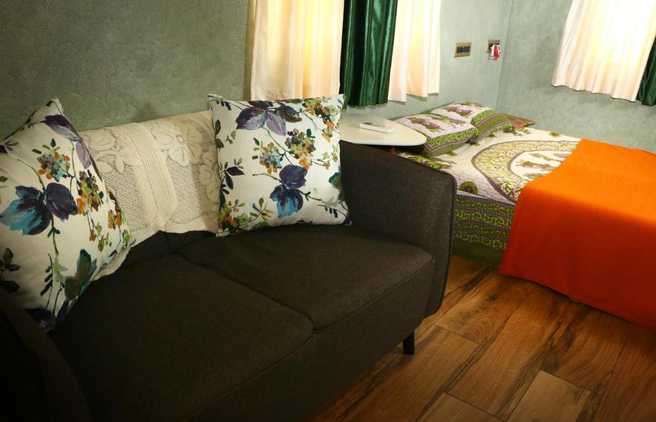 蓬蒂切里Penthouse 2Bhk With Bathtub And Terrace别墅 外观 照片