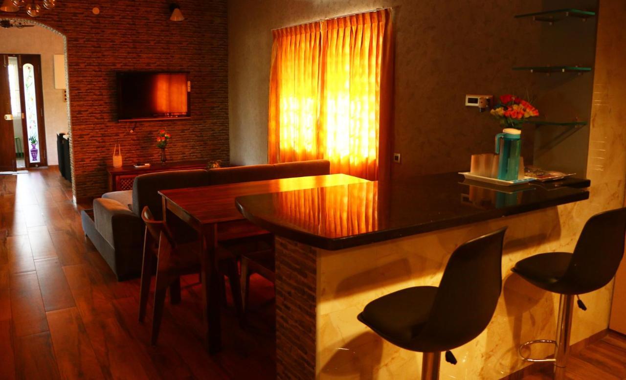 蓬蒂切里Penthouse 2Bhk With Bathtub And Terrace别墅 外观 照片