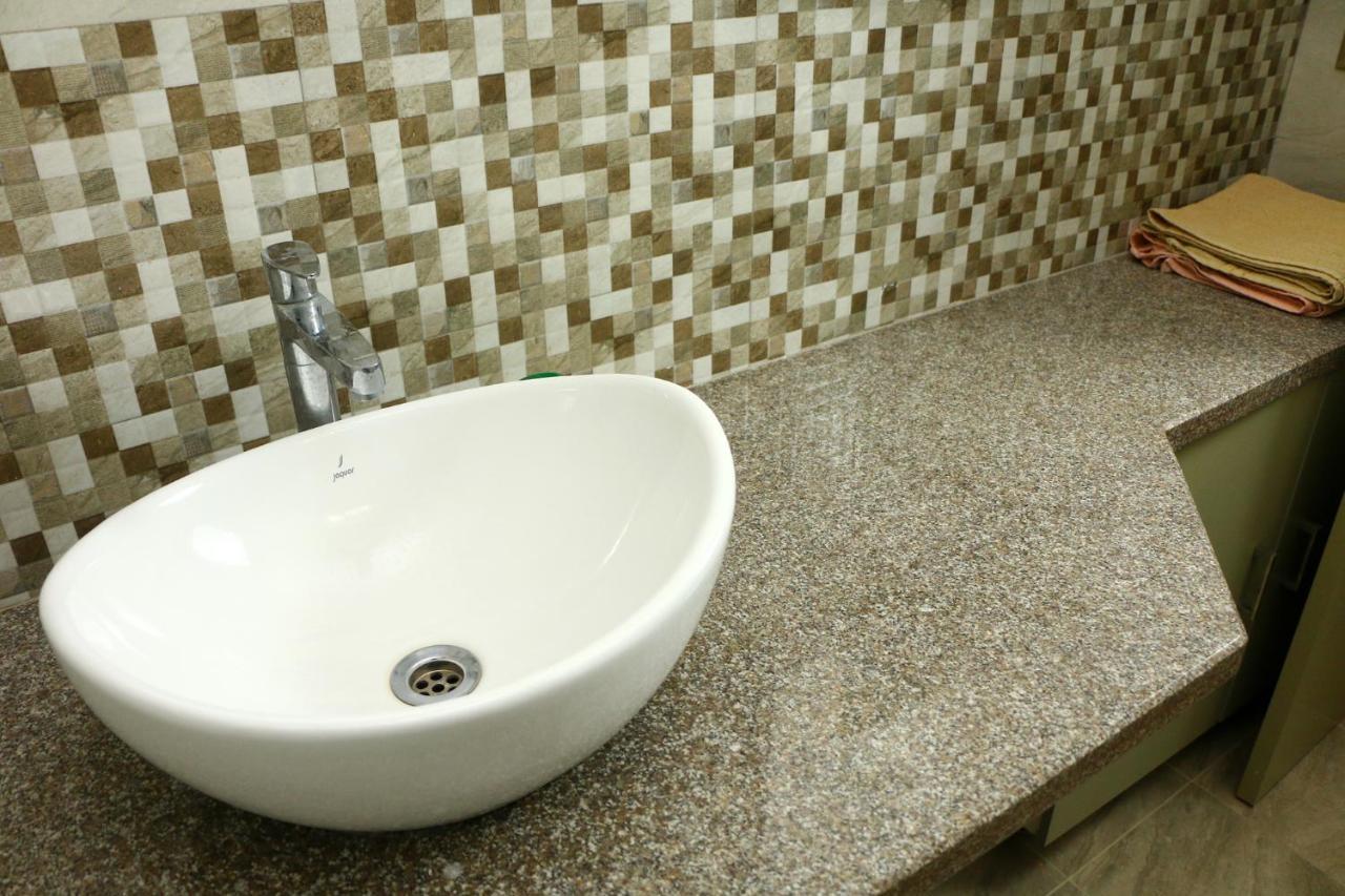 蓬蒂切里Penthouse 2Bhk With Bathtub And Terrace别墅 外观 照片